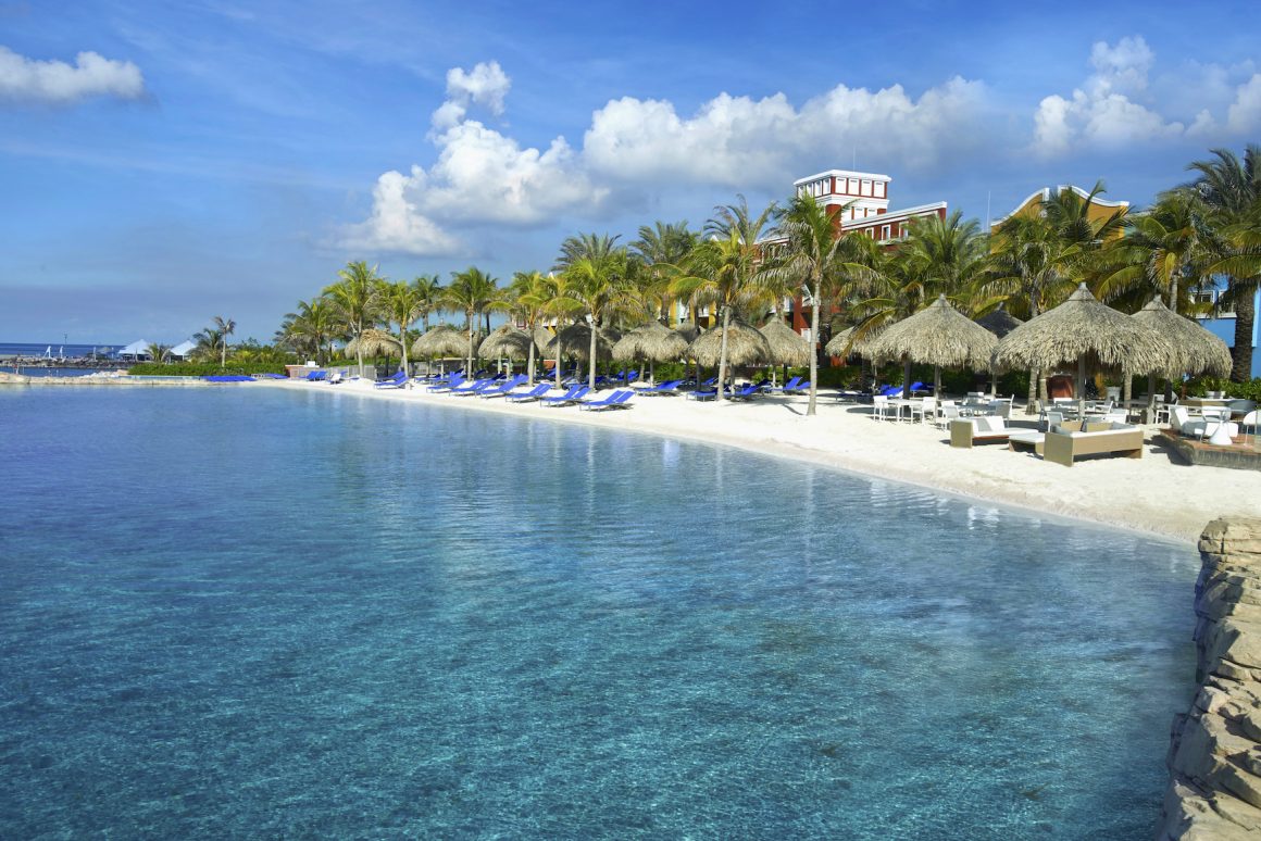Renaissance Curaçao Resort Infinity Beach 2