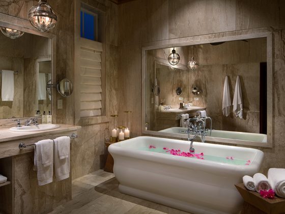 bonhomme-luxury-suite-bathroom_1200